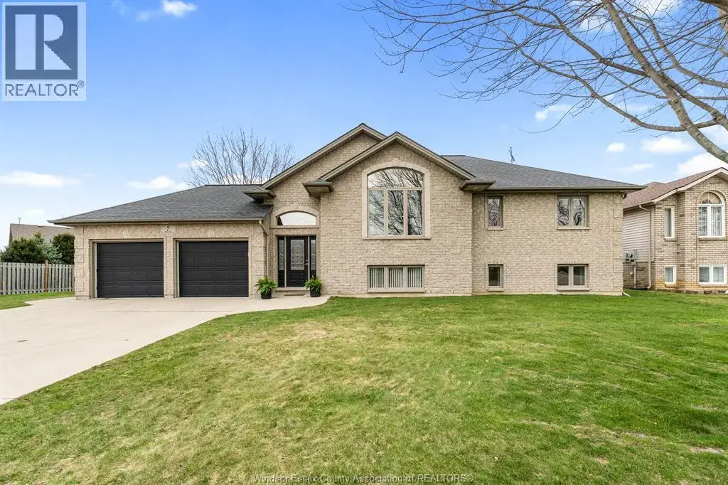 7 Beniuk Court, Leamington